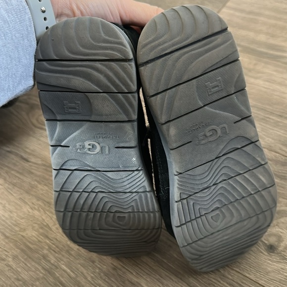 Ugg Black Tie up ankle boot size 5 women’s - Picture 5 of 6